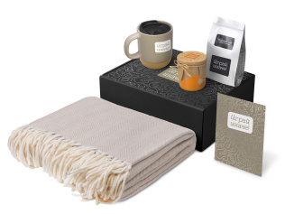 Подарочный набор Re:y. Nest с пледом, кружкой и вареньем (бежевый)