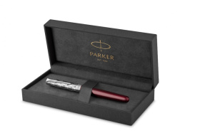 Перьевая ручка и чехол из кожи Parker Sonnet Premium Refresh RED CT, перо 18K, толщина F, цвет чернил black, в подарочной упаковке