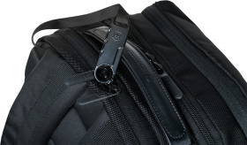Рюкзак VICTORINOX Altmont Deluxe Travel Laptop 15'', чёрный, полиэфирная ткань, 30x26x46 см, 25 л