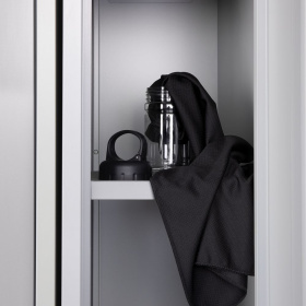 Охлаждающее полотенце Frio Mio в бутылке, черное