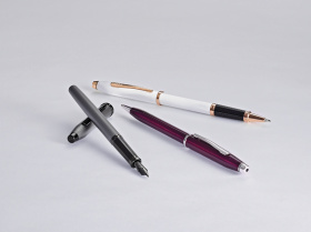 Перьевая ручка Cross Century II Translucent Plum Lacquer